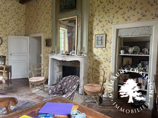 Maison traditionnelle - 328 m² - 9 pièces