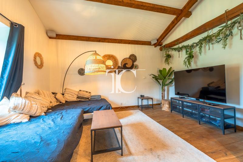 Maison - 301 m² - 8 pièces