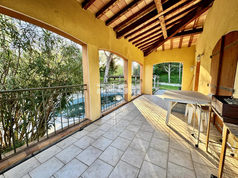 Villa - 332 m² - 7 pièces