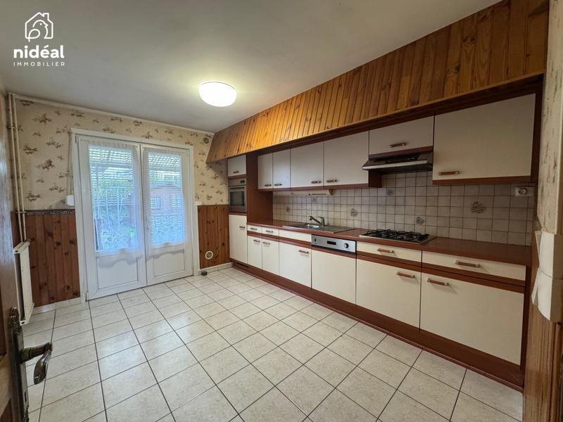 Maison traditionnelle - 90 m² - 4 pièces