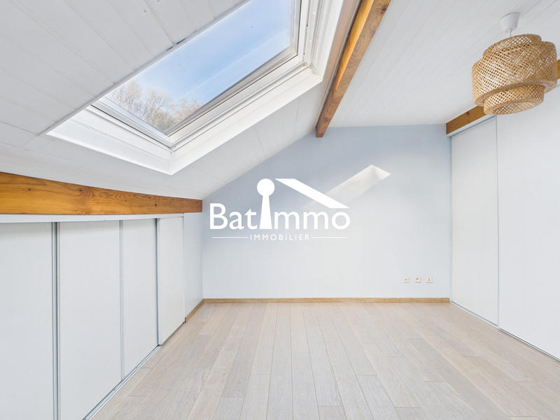 Maison - 210 m² - 7 pièces