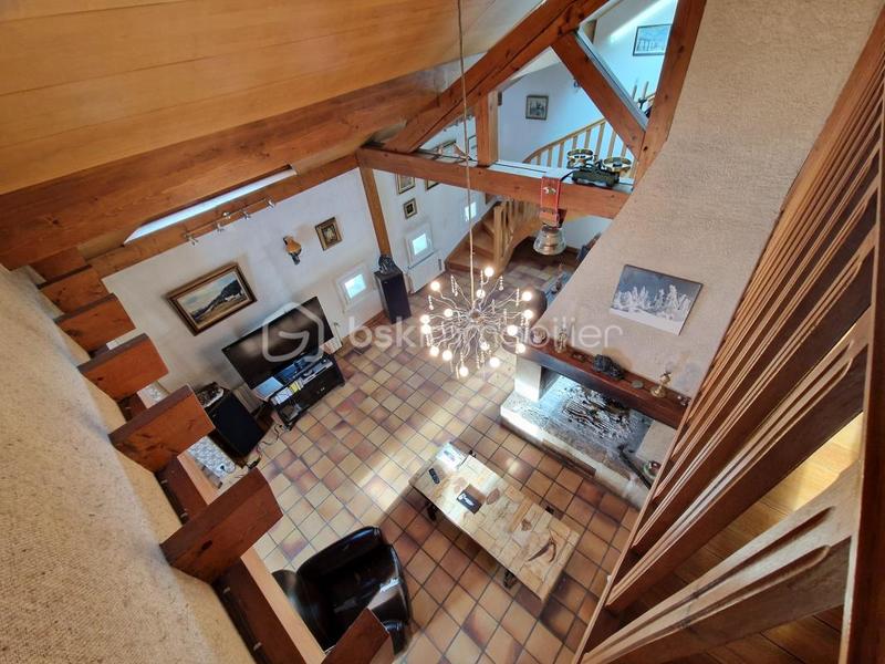 Maison - 249 m² - 12 pièces