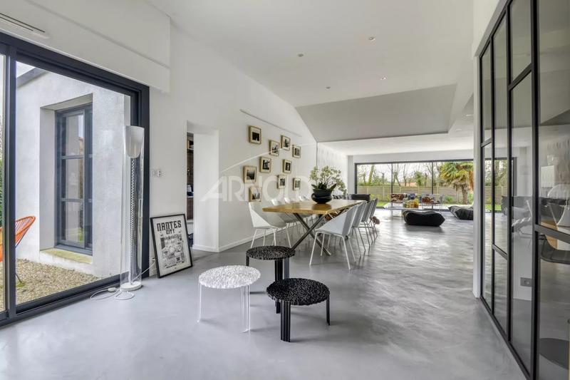 Maison - 170 m² - 6 pièces