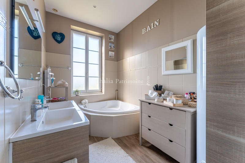 Maison - 160 m² - 6 pièces