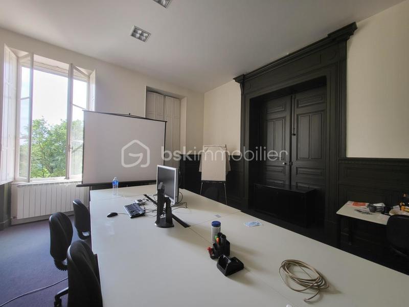 Château - 919 m² - 32 pièces