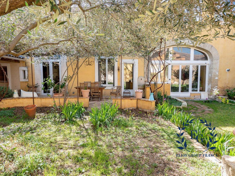 Maison - 252 m² - 7 pièces