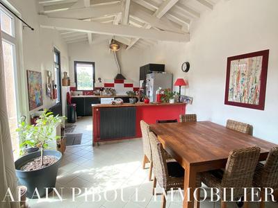 Maison toulousaine - 191 m² - 6 pièces