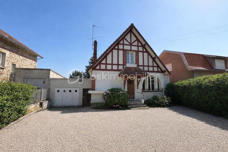 Maison - 90 m² - 4 pièces