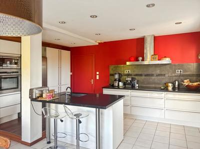 Maison - 99 m² - 6 pièces