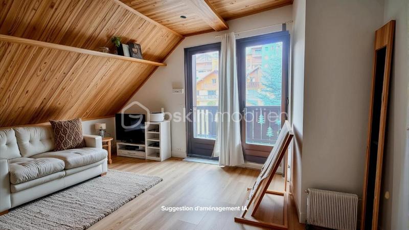 Maison traditionnelle - 275 m² - 12 pièces