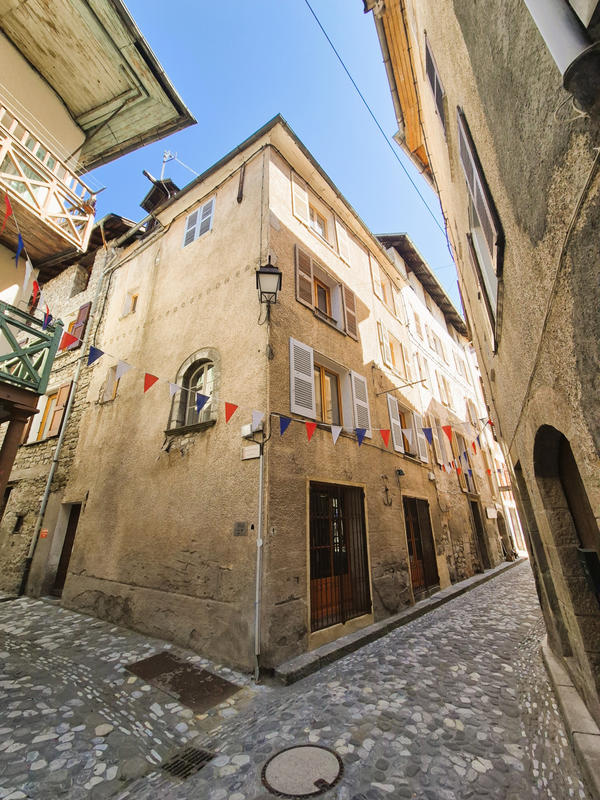 Maison - 151 m² - 6 pièces