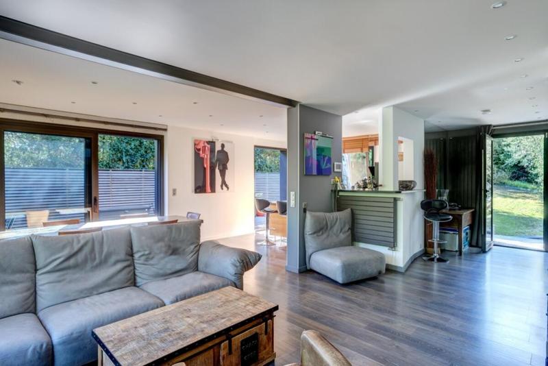 Villa - 257 m² - 6 pièces