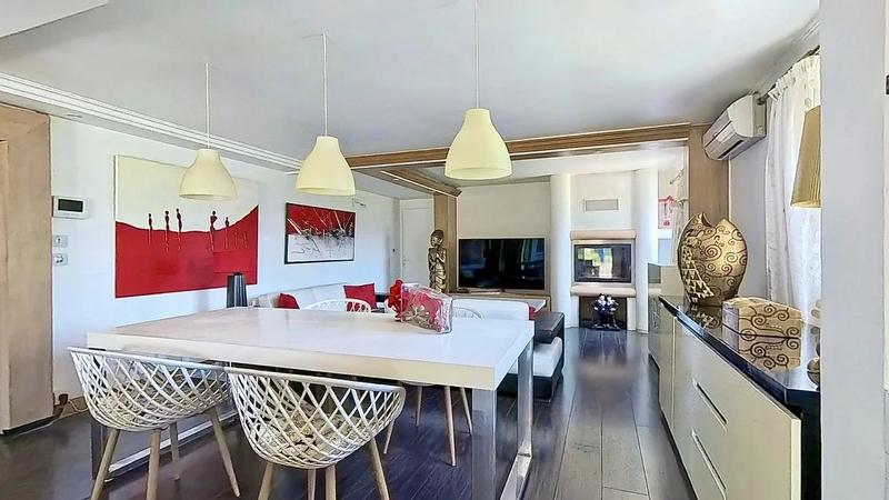 Appartement - 202 m² - 6 pièces