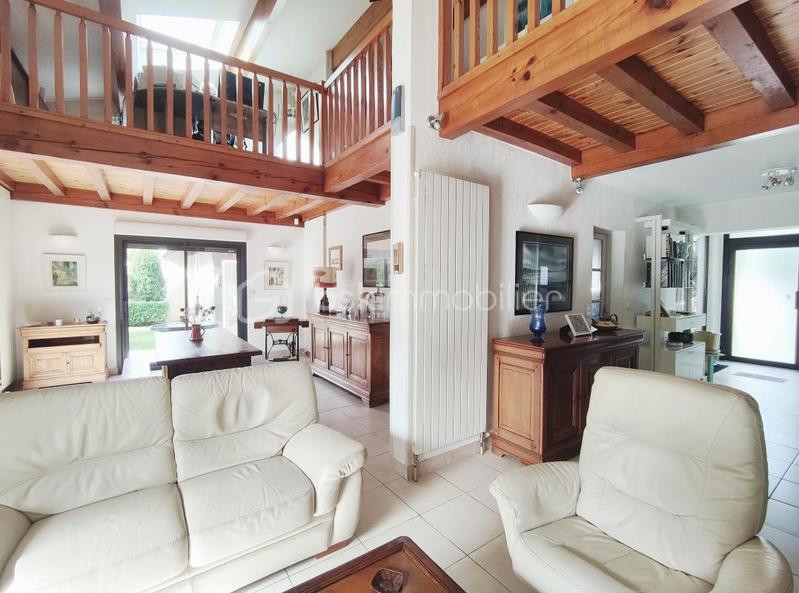 Villa - 204 m² - 6 pièces