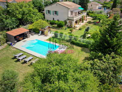 Maison - 195 m² - 6 pièces