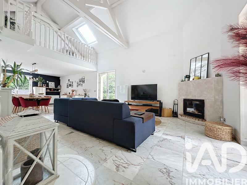 Maison - 140 m² - 6 pièces