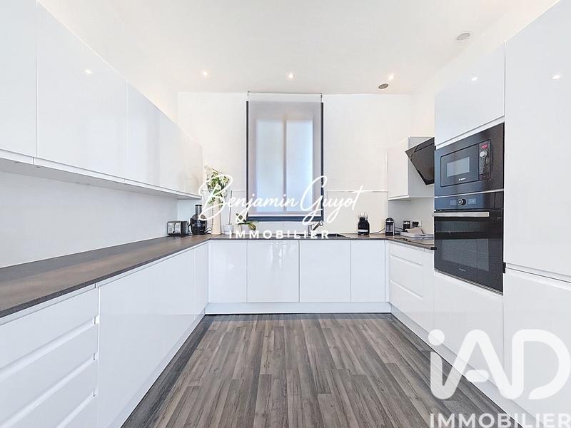 Maison - 111 m² - 4 pièces