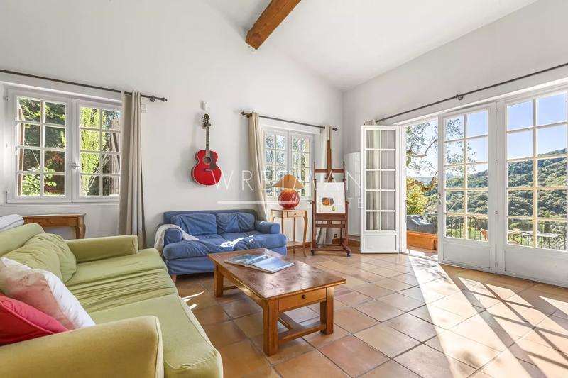 Villa - 208 m² - 6 pièces