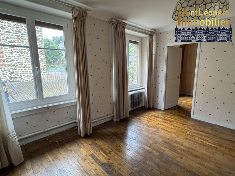 Maison traditionnelle - 158 m² - 8 pièces