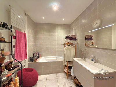 Maison - 240 m² - 5 pièces