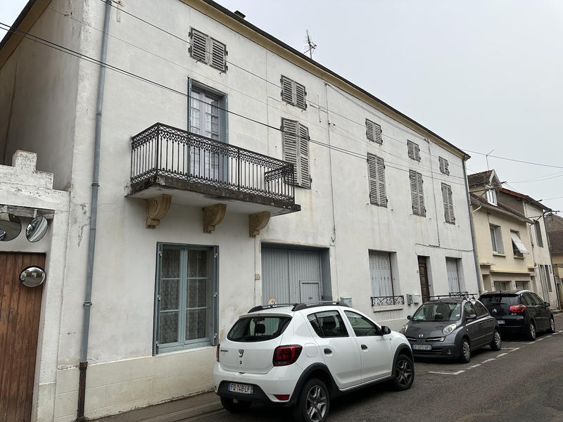 Maison - 240 m² - 12 pièces