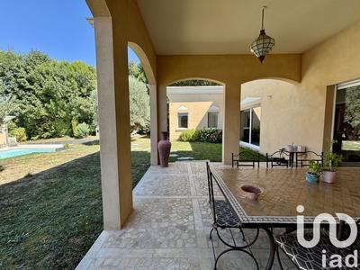 Maison - 240 m² - 7 pièces