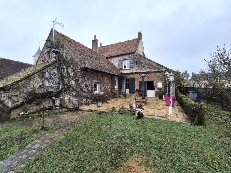 Maison - 312 m² - 12 pièces