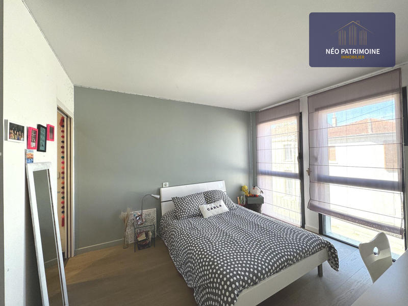 Maison contemporaine - 270 m² - 8 pièces