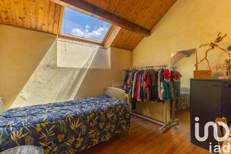 Maison - 222 m² - 8 pièces