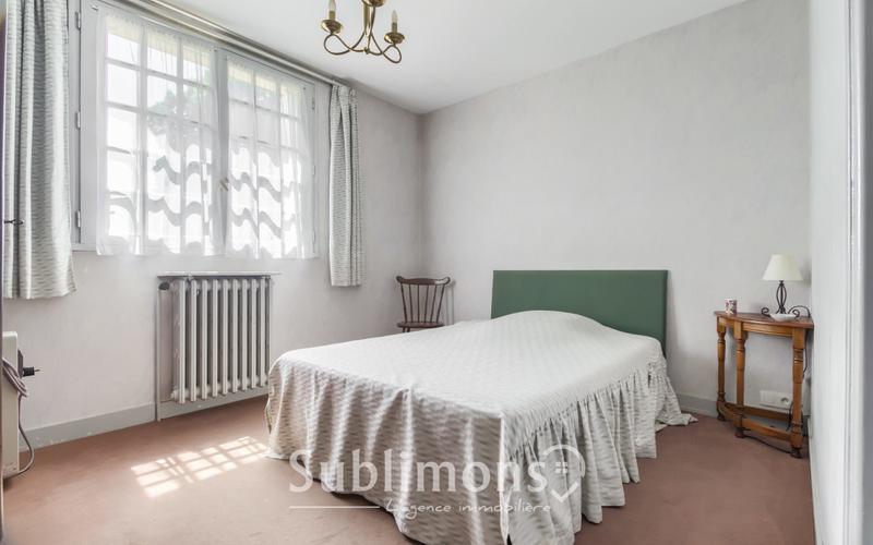 Maison traditionnelle - 144 m² - 8 pièces