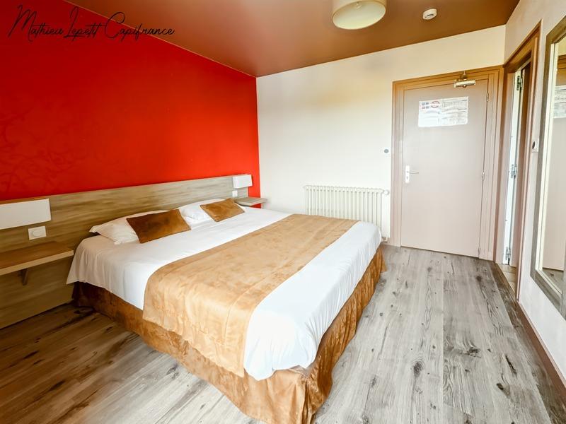 Maison en pierre - 550 m² - 14 pièces