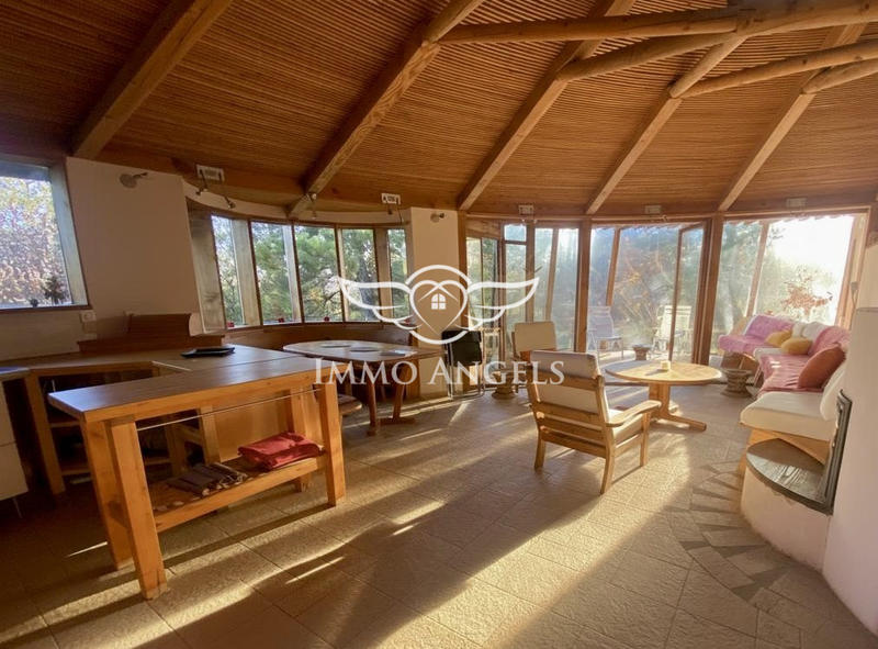 Maison contemporaine - 850 m² - 13 pièces