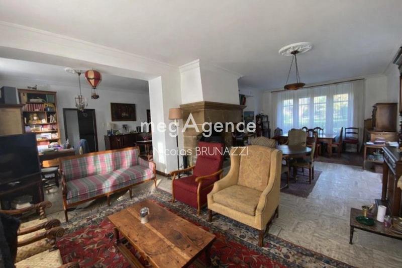 Maison - 361 m² - 14 pièces