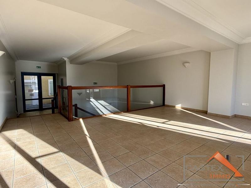 Local commercial - 249 m²