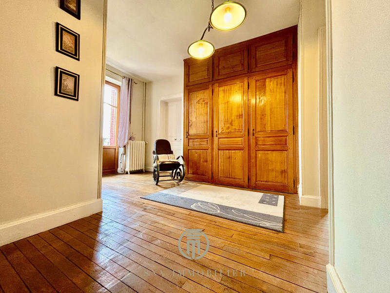 Maison - 290 m² - 12 pièces