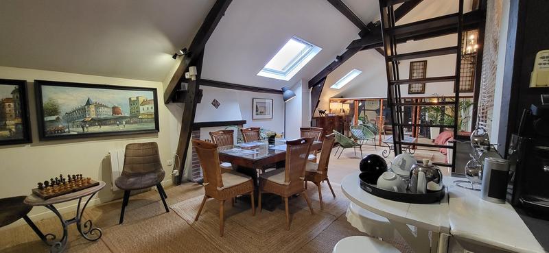 Maison - 200 m² - 8 pièces