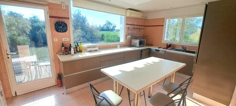 Propriété - 270 m² - 12 pièces