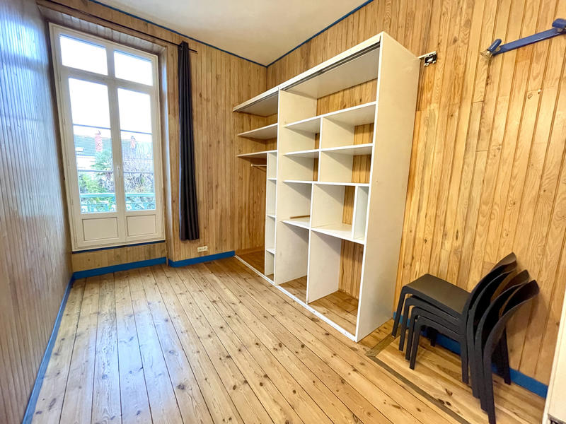 Maison - 250 m² - 11 pièces