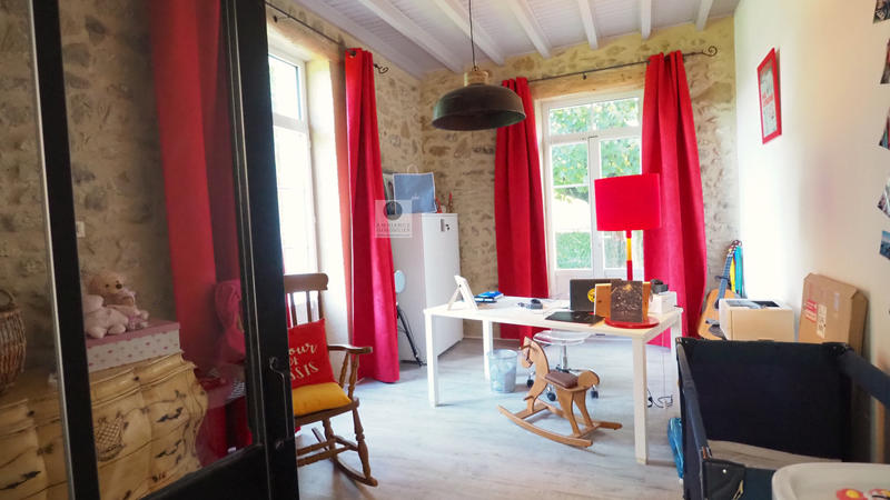 Maison - 260 m² - 8 pièces