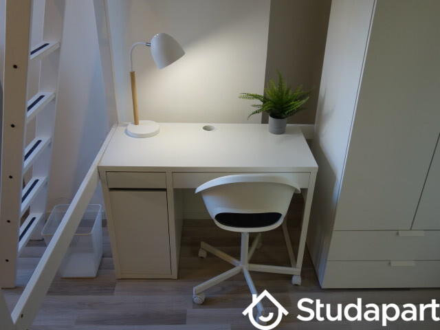 Chambre - 75 m² - 1 pièce