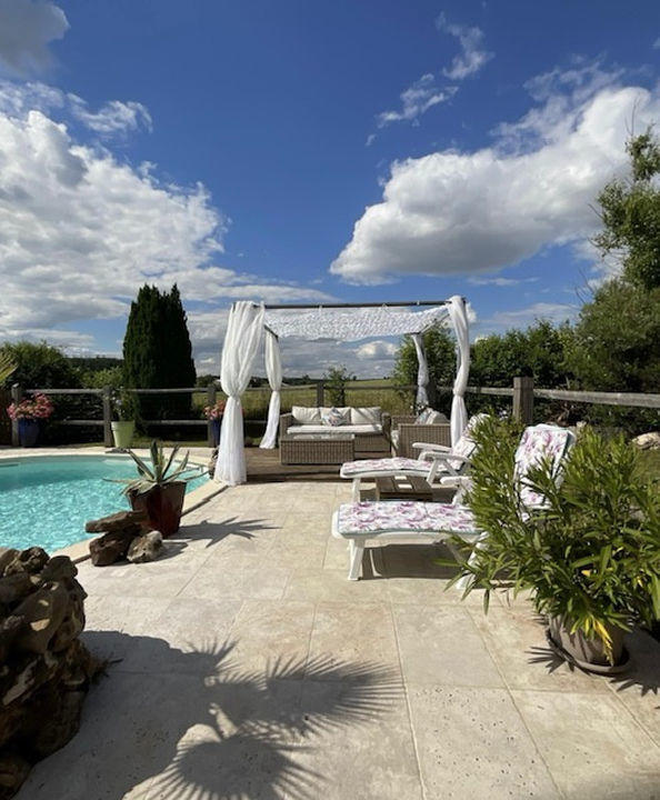 Maison - 231 m² - 8 pièces