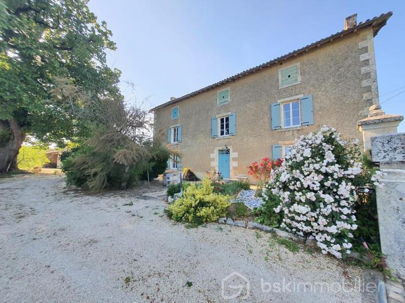 Maison ancienne - 274 m² - 7 pièces