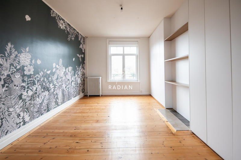 Maison - 224 m² - 7 pièces