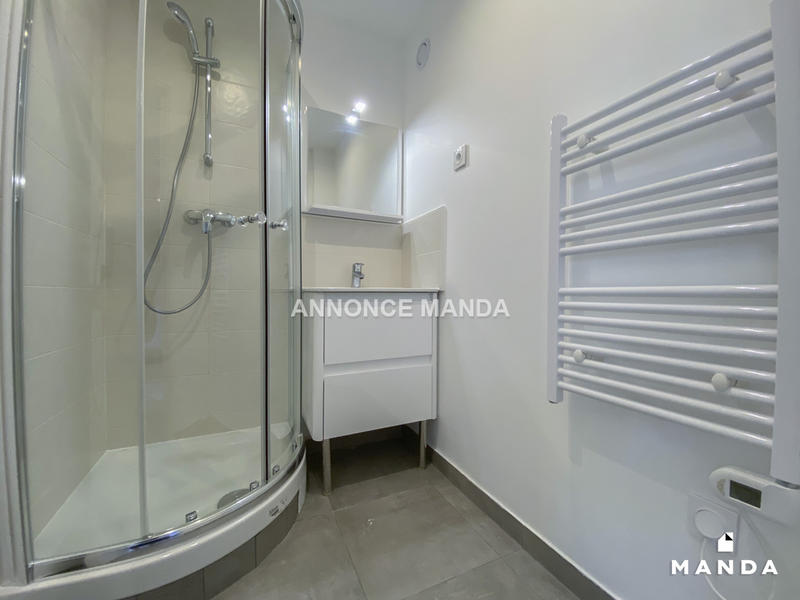 Chambre - 10 m² - 6 pièces