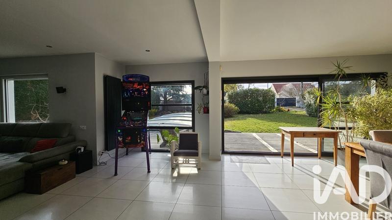 Maison - 208 m² - 8 pièces