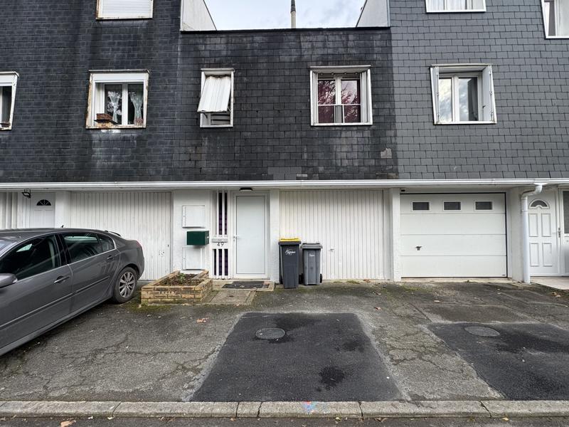 Maison - 97 m² - 5 pièces