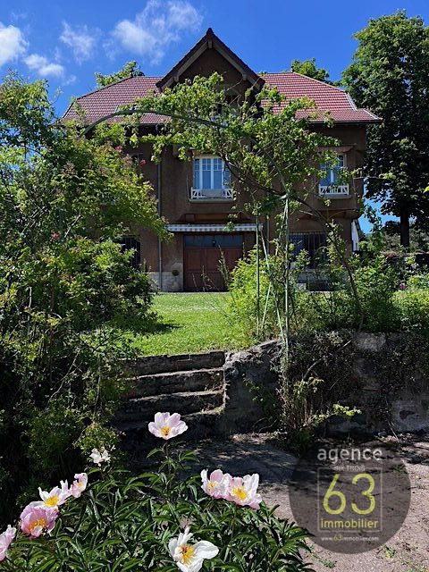 Maison - 192 m² - 6 pièces