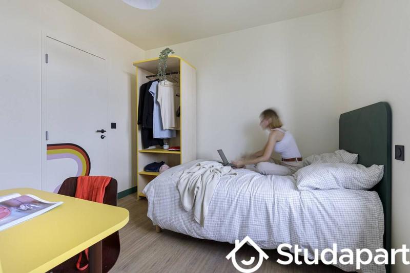 Chambre - 11 m² - 1 pièce