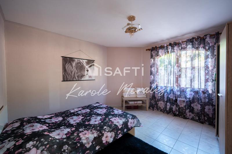 Maison - 300 m² - 8 pièces