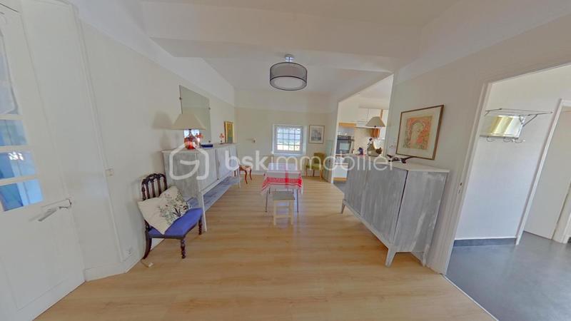 Propriété - 180 m² - 6 pièces